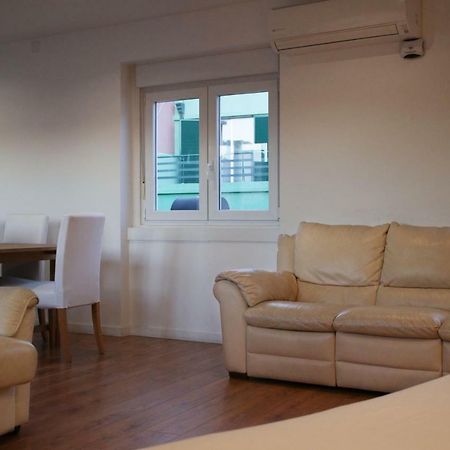 7ti7 Telhal Studio Apartment Lisbona Esterno foto