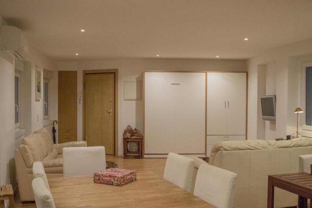 7ti7 Telhal Studio Apartment Lisbona Esterno foto