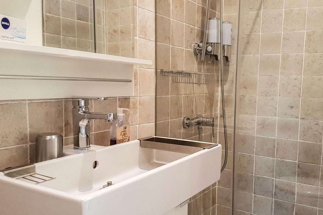 7ti7 Telhal Studio Apartment Lisbona Esterno foto